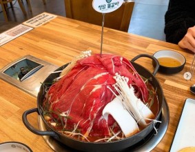 #청담물갈비  산더미 물갈비 먹었어요 갈비,샤브샤브고기,콩나물 등등 푸짐하네요!! 마싯오✧•̀.̫•́✧